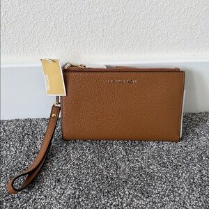 NWT! Michael Kors Adele Double-Zip Pebble Leather Phone Wristlet